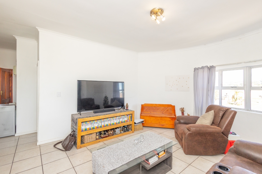 2 Bedroom Property for Sale in Uitzicht Western Cape